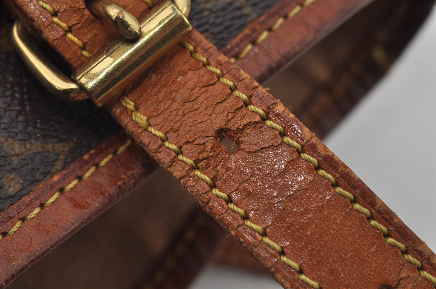 Authentic Louis Vuitton Monogram Bucket GM Shoulder Tote Bag M42236 Junk 1572J