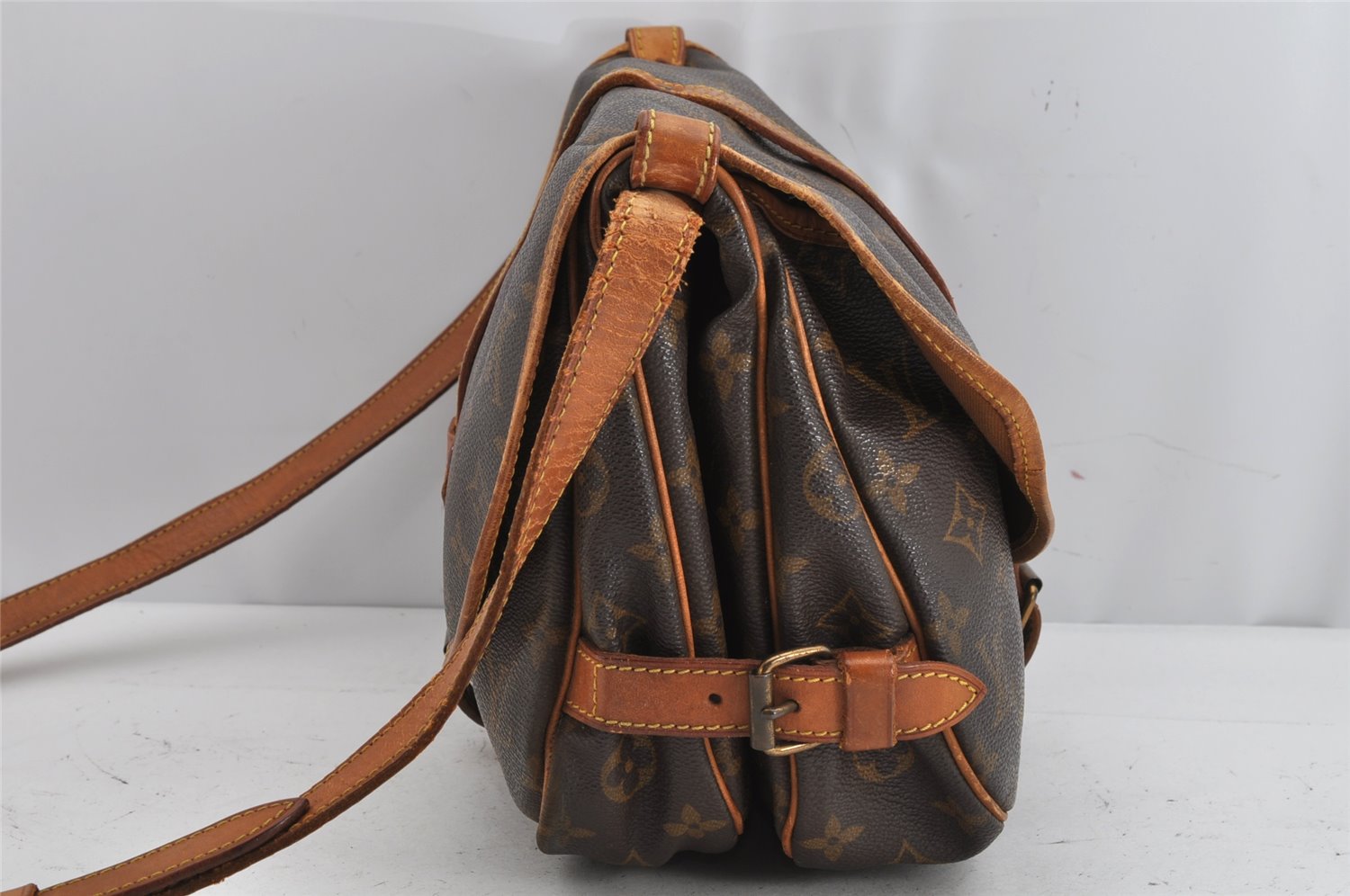Authentic Louis Vuitton Monogram Saumur 30 Shoulder Cross Bag M42256 LV 1576K