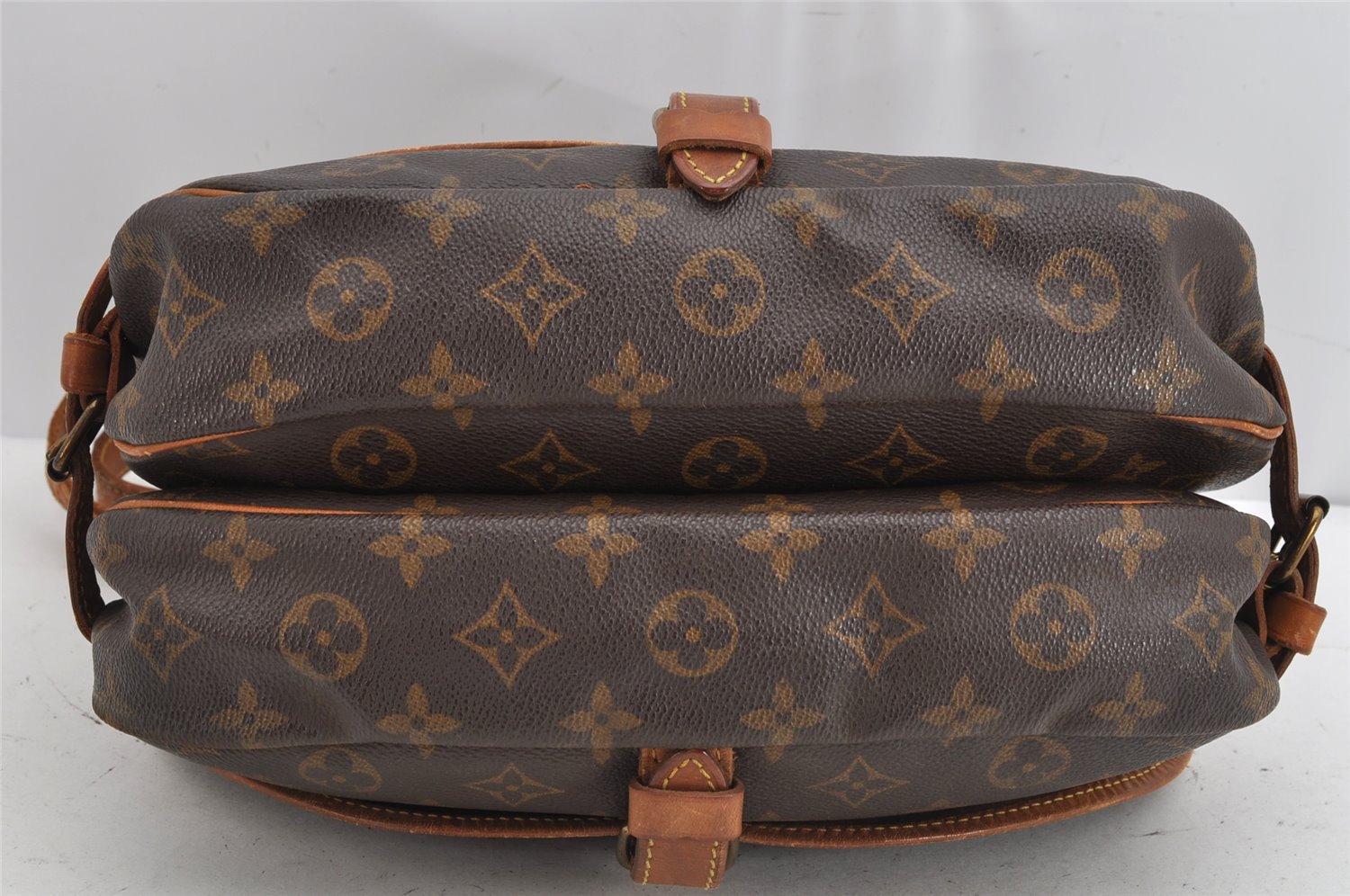 Authentic Louis Vuitton Monogram Saumur 30 Shoulder Cross Bag M42256 LV 1576K