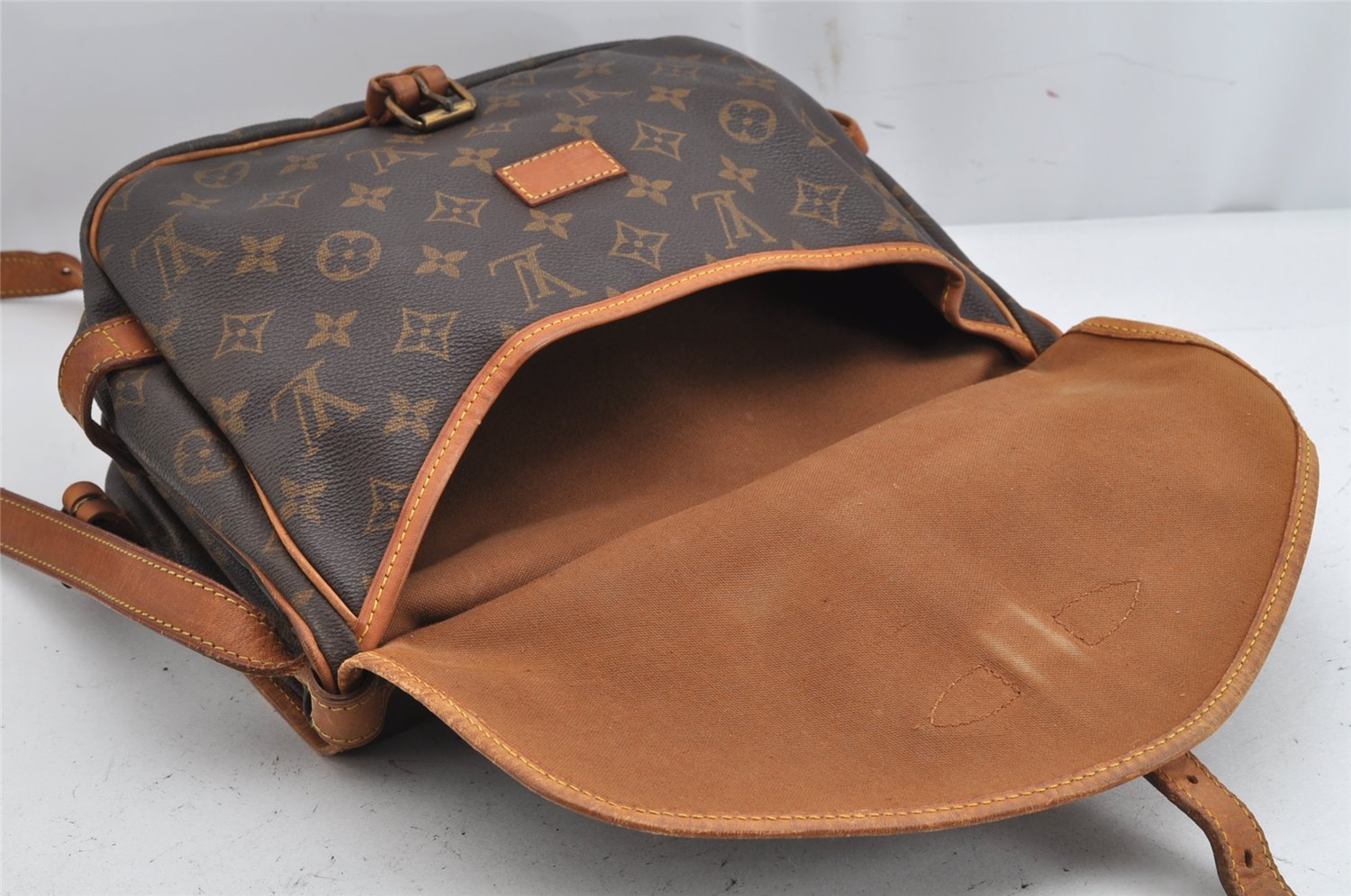 Authentic Louis Vuitton Monogram Saumur 30 Shoulder Cross Bag M42256 LV 1576K