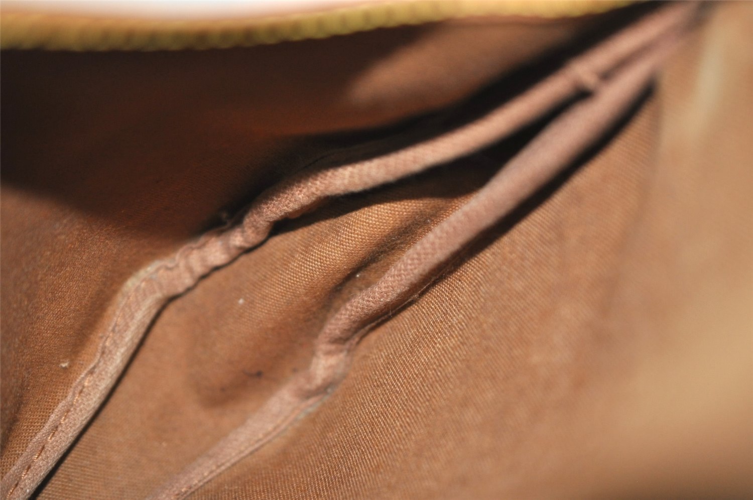 Authentic Louis Vuitton Monogram Saumur 30 Shoulder Cross Bag M42256 LV 1576K