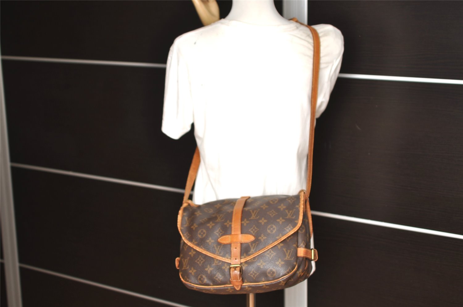 Authentic Louis Vuitton Monogram Saumur 30 Shoulder Cross Bag M42256 LV 1576K