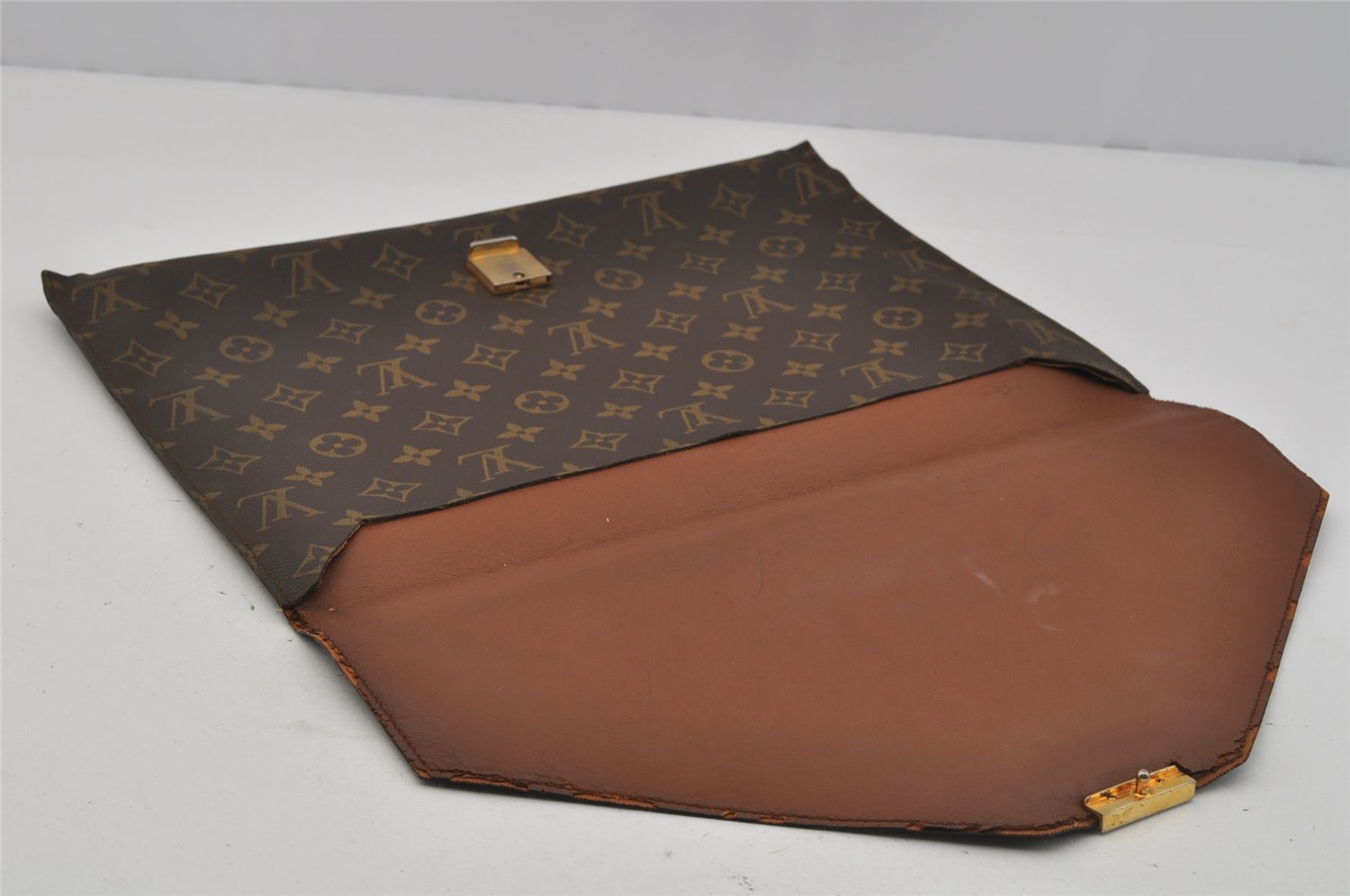 Authentic Louis Vuitton Monogram Poche Plate Documents Case M53522 LV 1581J