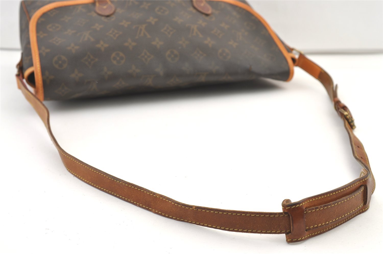 Authentic Louis Vuitton Monogram Gibeciere GM Shoulder Cross Bag M42246 LV 1581K