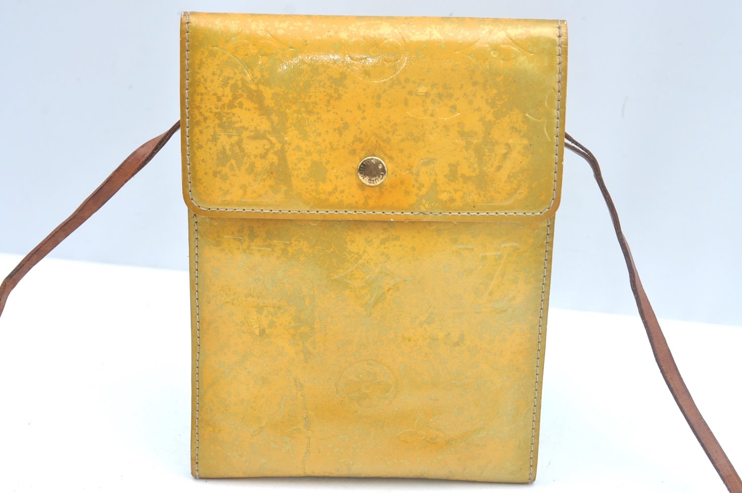 Authentic Louis Vuitton Vernis Kenmare Shoulder Cross Bag Pouch Yellow LV 1585J