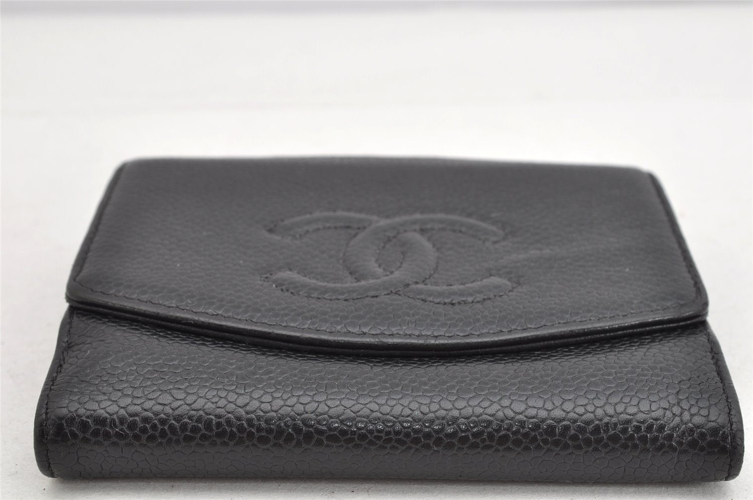 Authentic CHANEL Vintage Caviar Skin CC Logo Bifold Wallet Purse Black 1592K