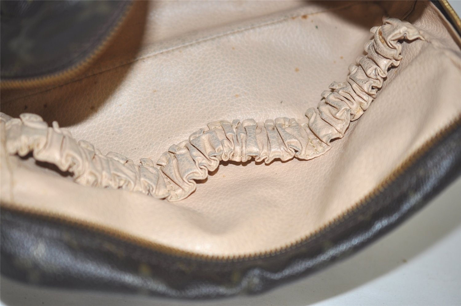 Auth Louis Vuitton Monogram Trousse Toilette 23 Clutch Bag M47524 LV Junk 1598K