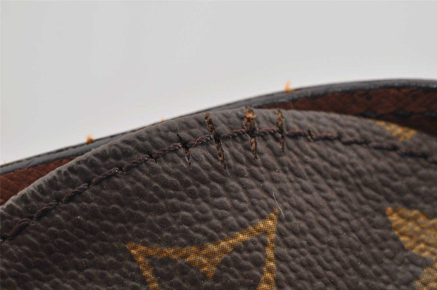 Authentic Louis Vuitton Monogram Saint Cloud GM M51242 Shoulder Cross Bag 1599I