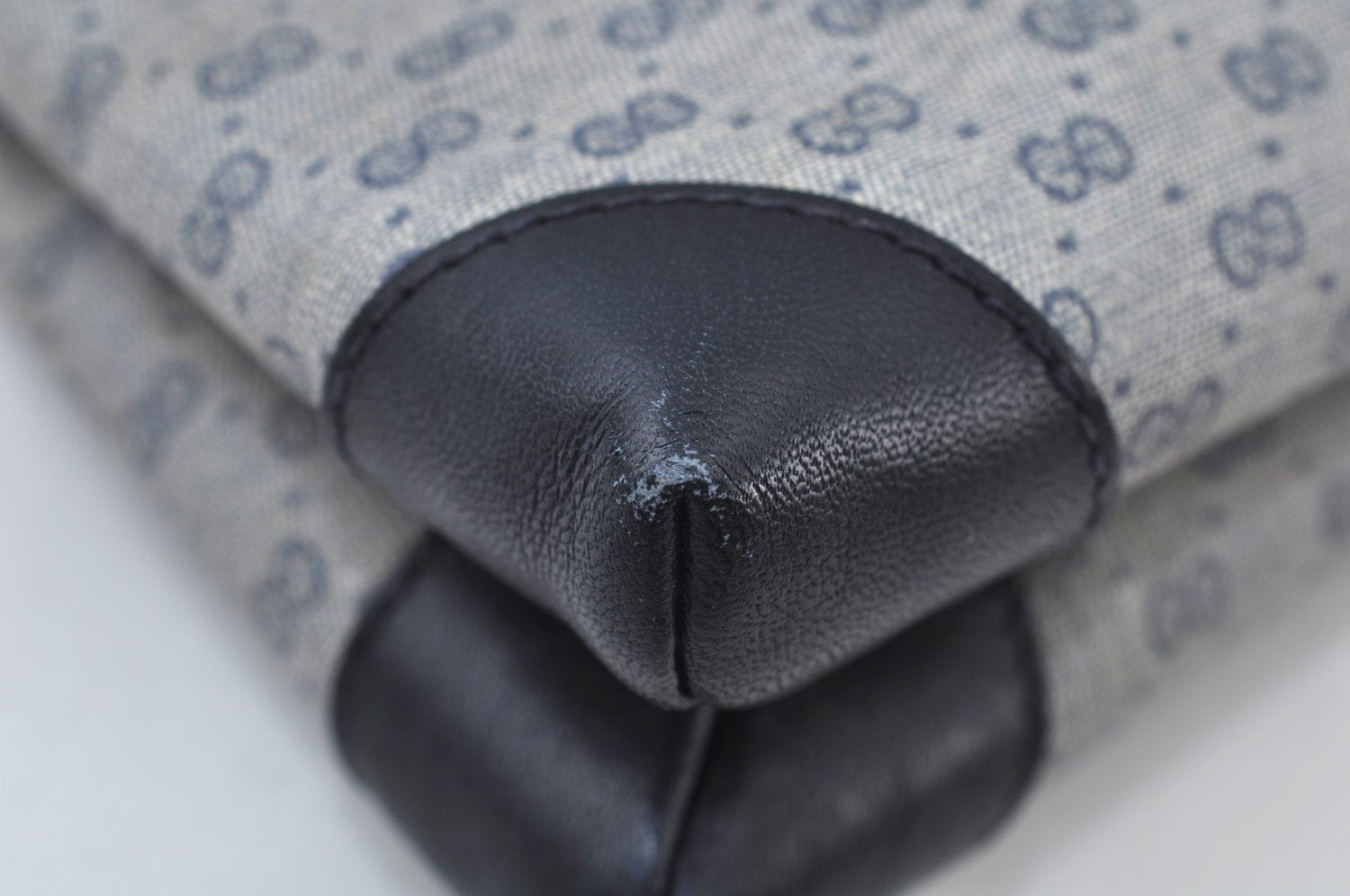 Authentic GUCCI Micro GG PVC Leather Shoulder Crossbody Bag Navy Blue Junk 1601J