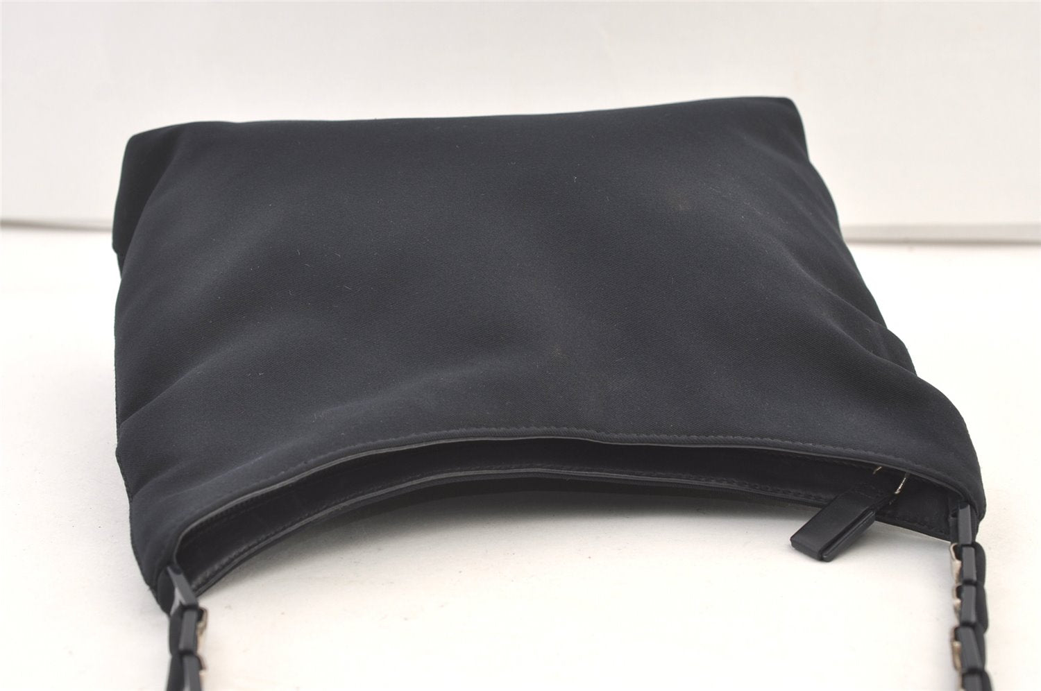 Authentic Salvatore Ferragamo Vara Chain Shoulder Bag Nylon Leather Navy 1602K