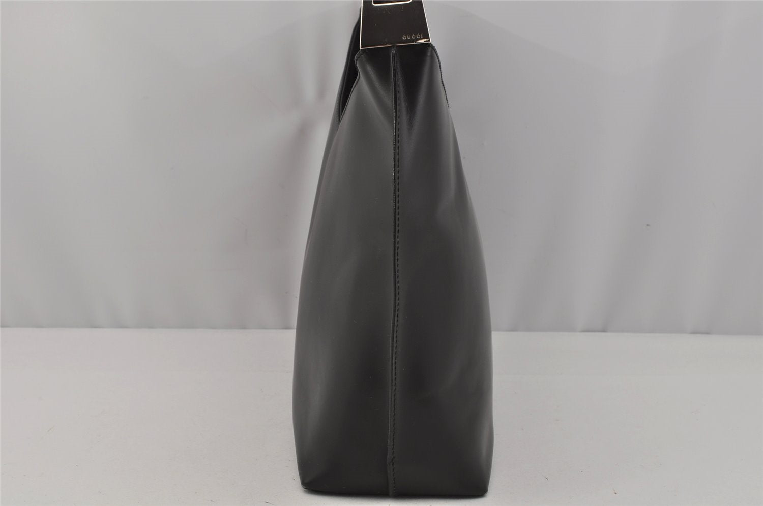 Authentic GUCCI Vintage Shoulder Hand Bag Purse Leather 0013017 Black 1609J