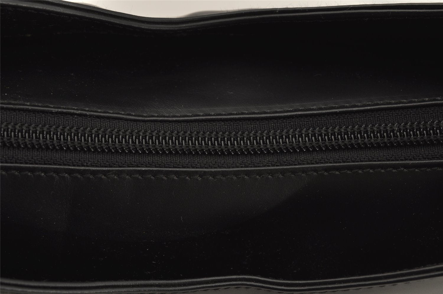 Authentic GUCCI Vintage Shoulder Hand Bag Purse Leather 0013017 Black 1609J