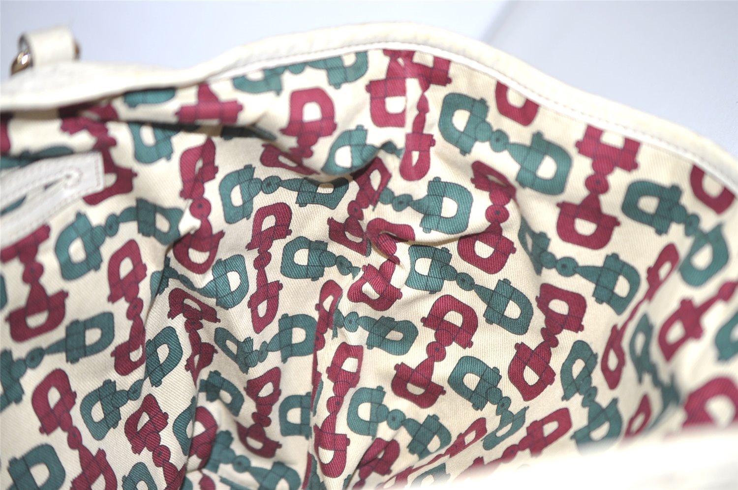 Authentic GUCCI Guccissima Shoulder Tote Bag GG Leather 197953 White 1610I