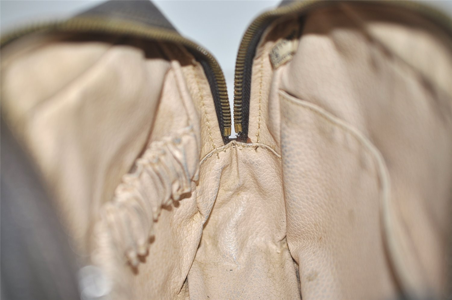 Auth Louis Vuitton Monogram Trousse Toilette 23 Clutch Hand Bag M47524 LV 1610K