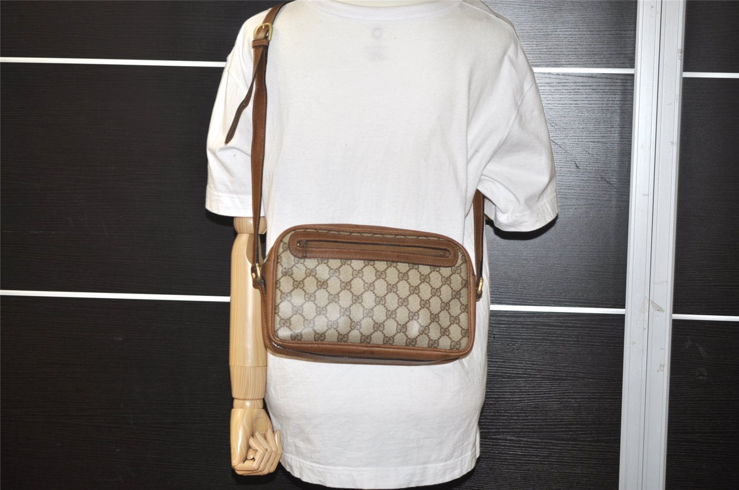 Authentic GUCCI Shoulder Cross Body Bag Purse GG PVC Leather Brown 1612I