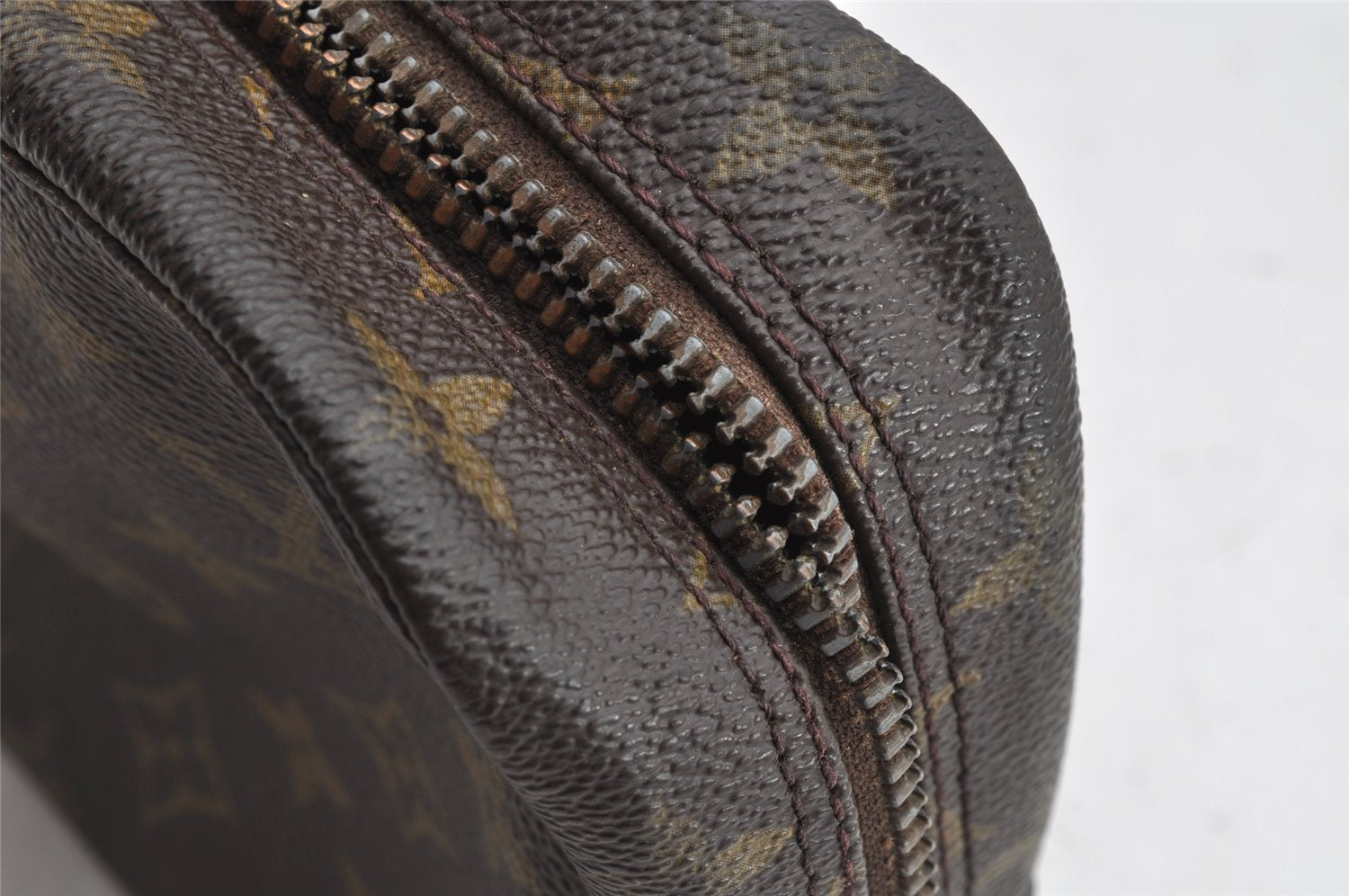 Auth Louis Vuitton Monogram Trousse Toilette 23 Clutch Bag M47524 Junk 1614K