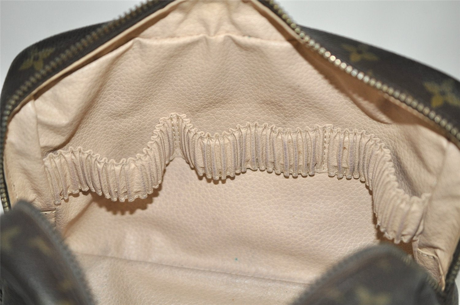 Auth Louis Vuitton Monogram Trousse Toilette 23 Clutch Bag M47524 Junk 1614K