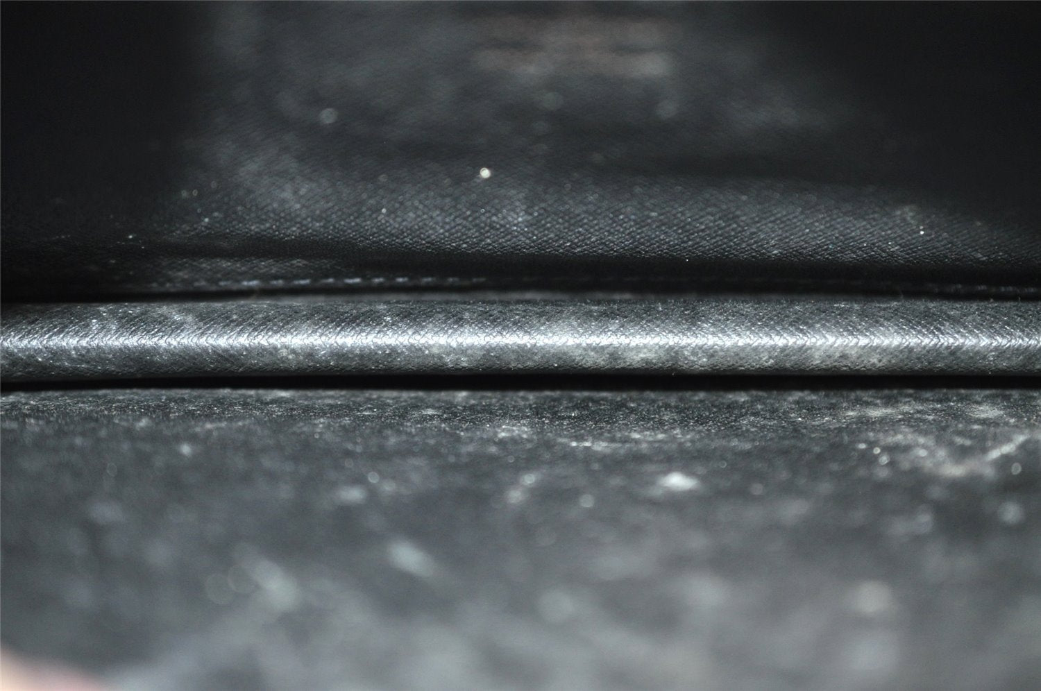 Authentic Louis Vuitton Epi Pochette Homme Clutch Hand Bag Black M52522 LV 1616I