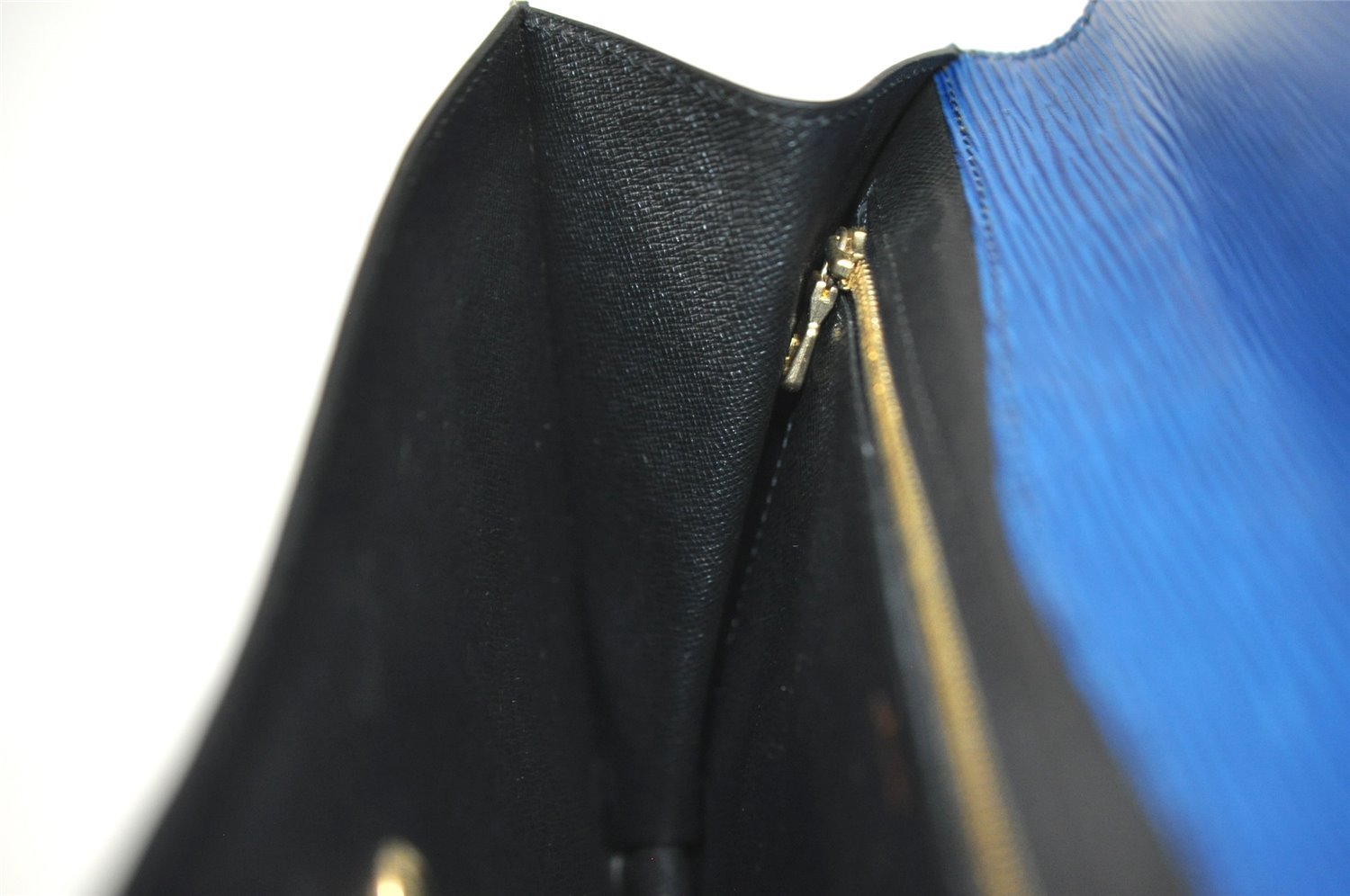 Authentic Louis Vuitton Epi Montaigne 27 Clutch Hand Bag Blue M52655 LV 1619I