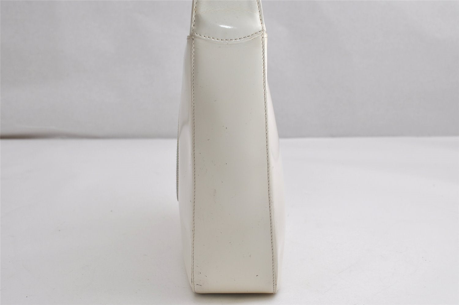 Authentic GUCCI Vintage Shoulder Bag Purse Enamel White Junk 1622K