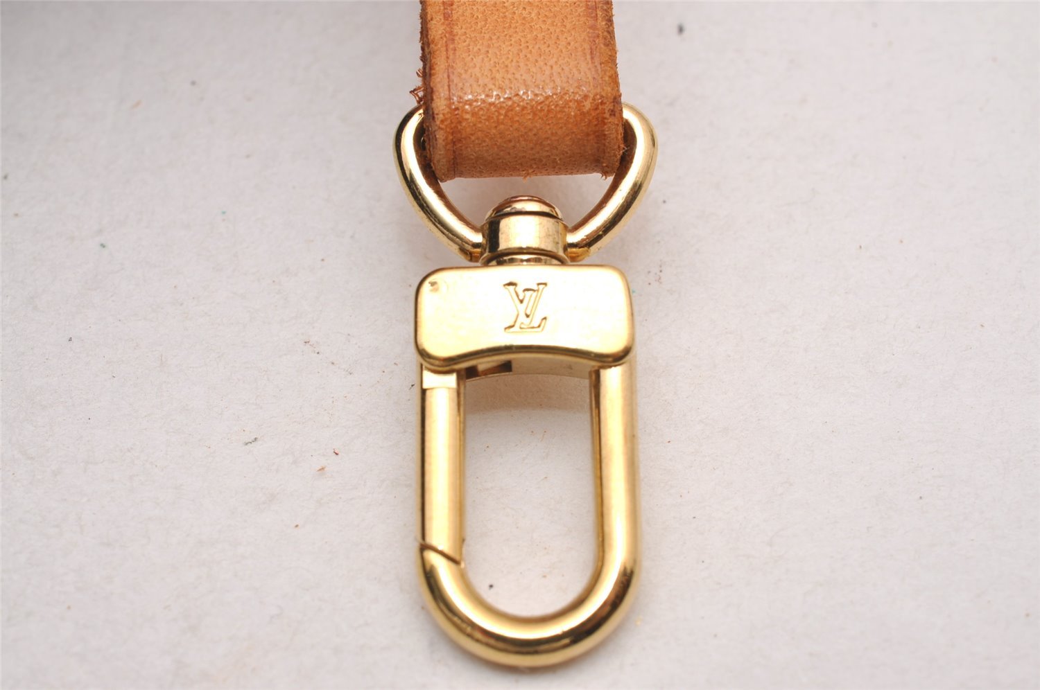 Authentic Louis Vuitton Leather Shoulder Strap Beige 46.3