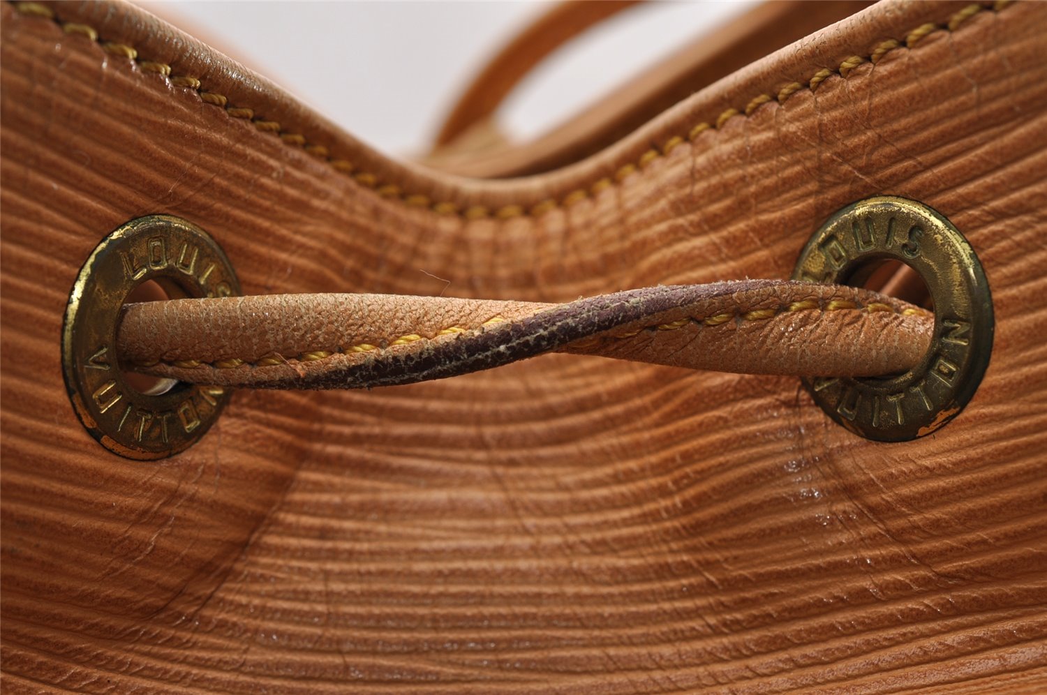 Authentic Louis Vuitton Epi Petit Noe Shoulder Drawstring Bag M44106 Beige 1625I