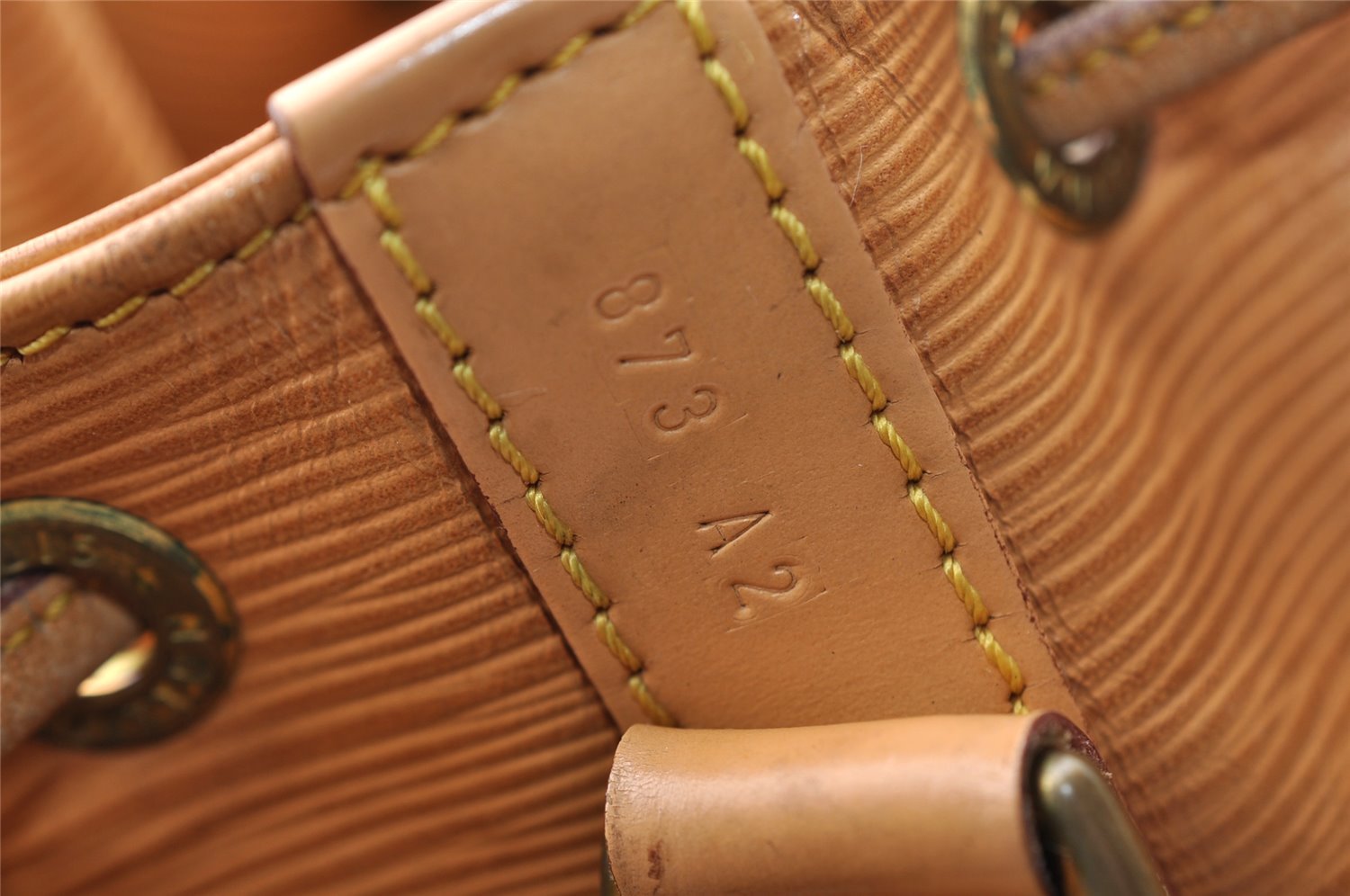 Authentic Louis Vuitton Epi Petit Noe Shoulder Drawstring Bag M44106 Beige 1625I