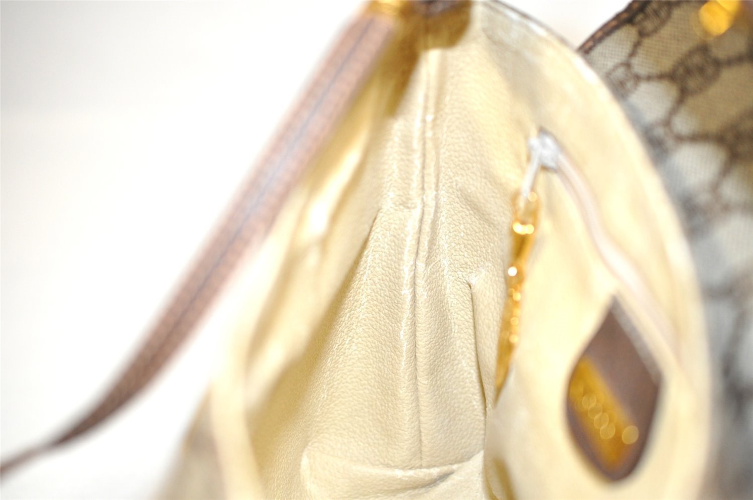 Authentic GUCCI Shoulder Cross Body Bag Purse GG PVC Leather Brown Junk 1630J