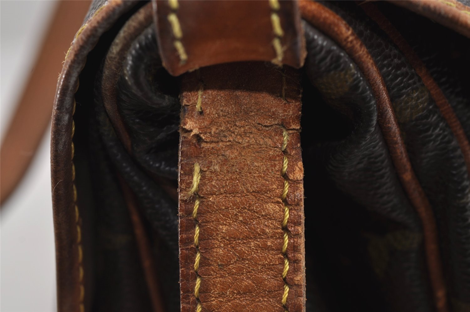 Authentic Louis Vuitton Monogram Saumur 30 Shoulder Cross Bag M42256 LV 1636J