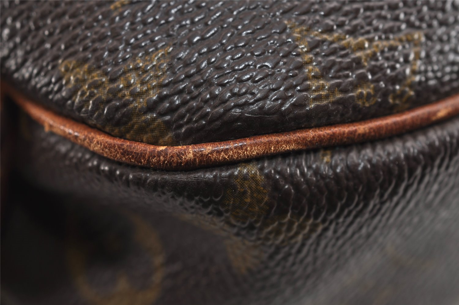 Authentic Louis Vuitton Monogram Saumur 30 Shoulder Cross Bag M42256 LV 1636J