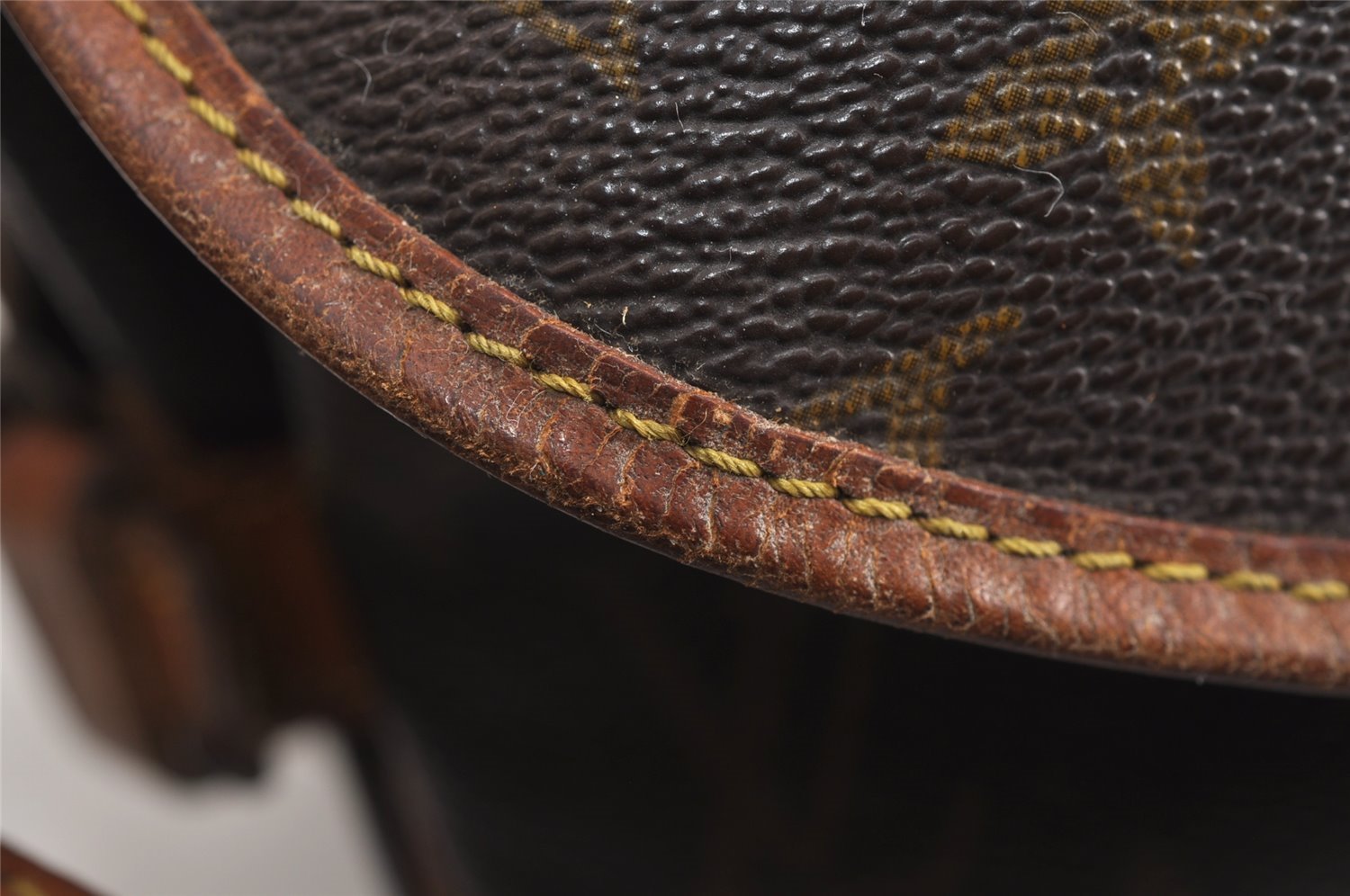 Authentic Louis Vuitton Monogram Saumur 30 Shoulder Cross Bag M42256 LV 1636J