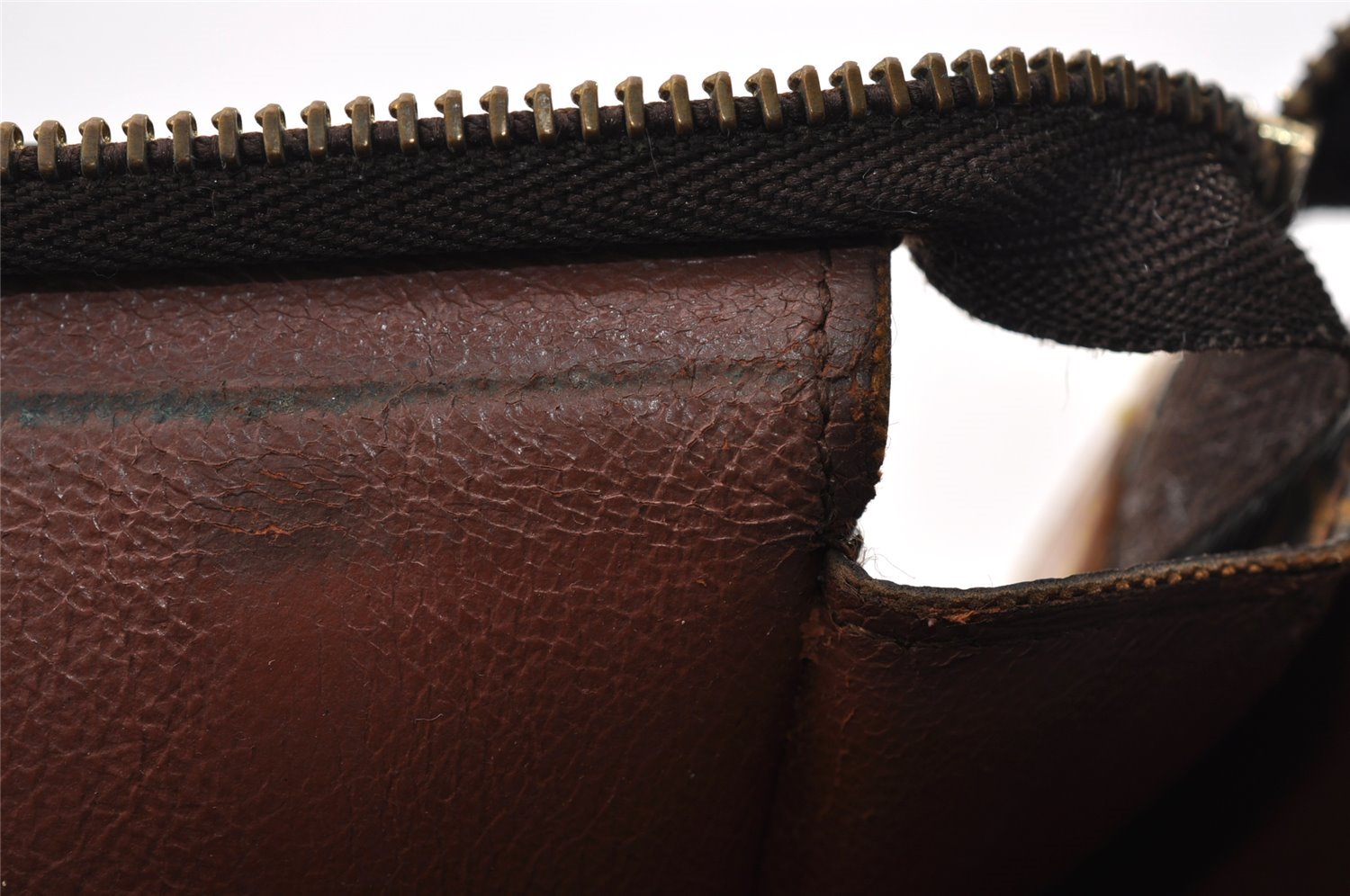 Authentic Louis Vuitton Monogram Poche Toilette 26 Pouch Old Model Junk 1642I