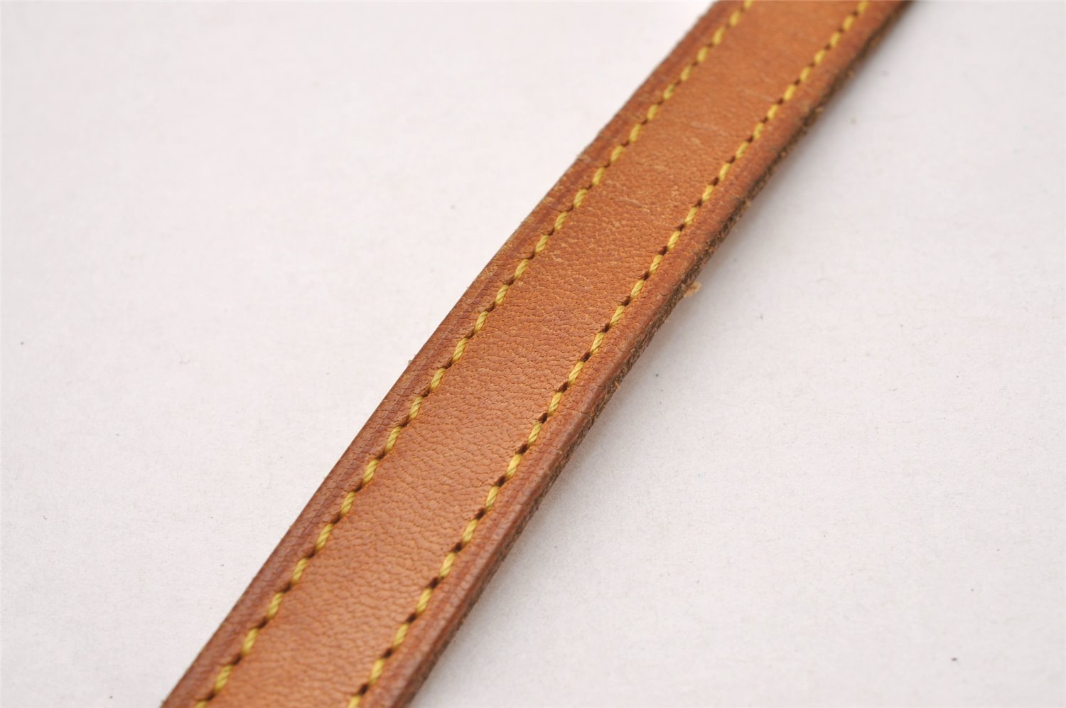 Authentic Louis Vuitton Leather Shoulder Strap Beige 39.6