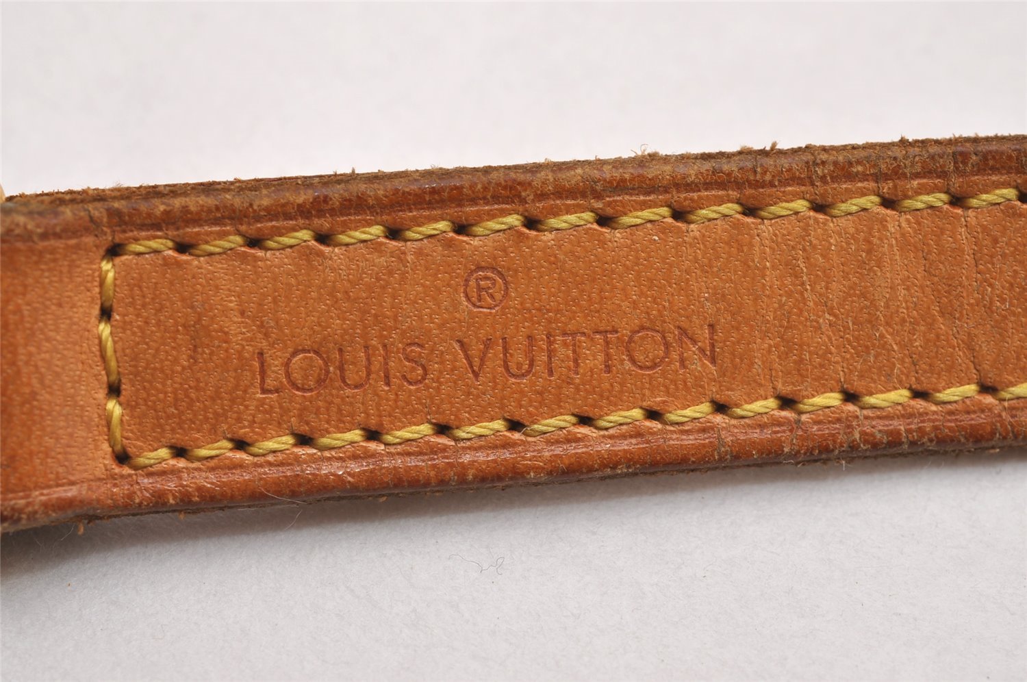 Authentic Louis Vuitton Leather Shoulder Strap Beige 39.6