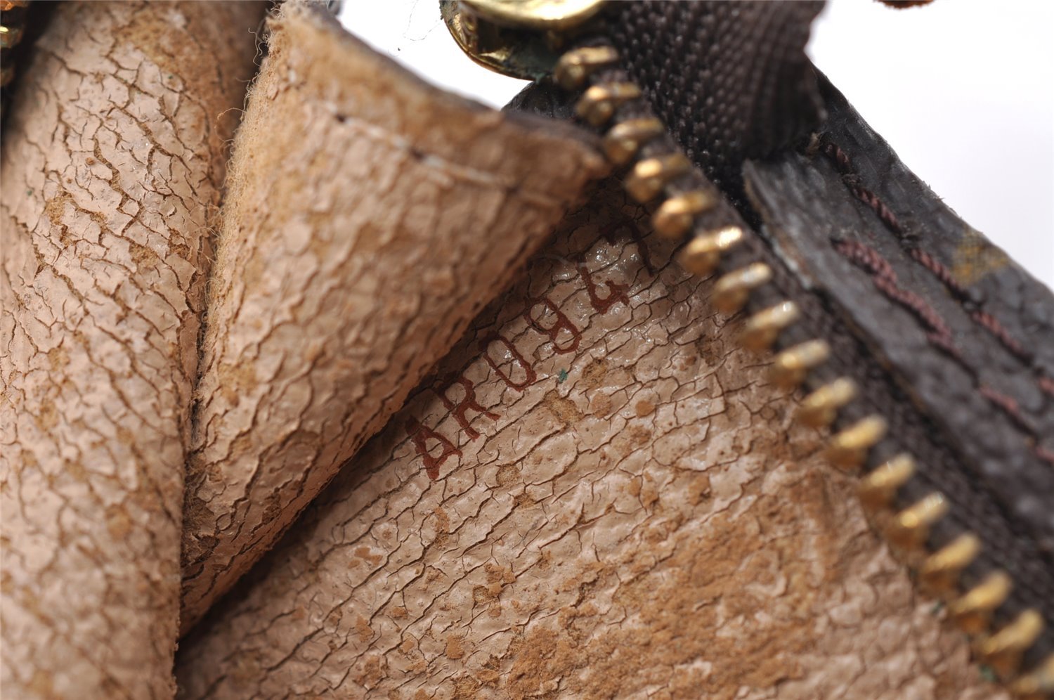 Authentic Louis Vuitton Monogram Pouch For Bucket GM LV 1645I