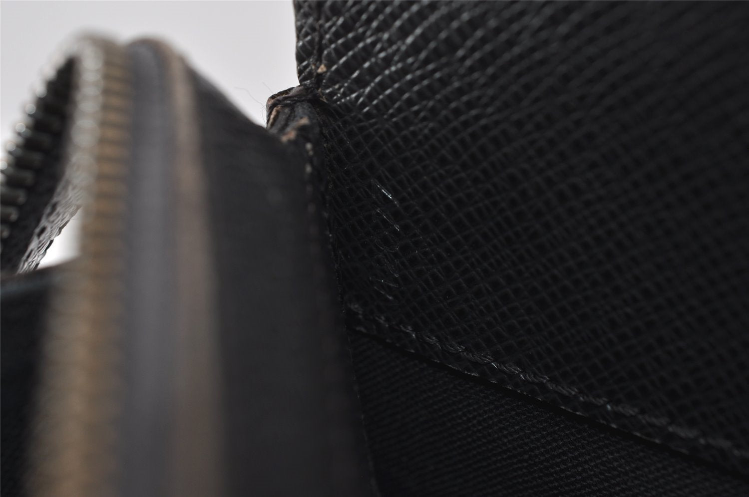 Auth Louis Vuitton Taiga Porte Documents Lozan Briefcase M30052 Black Junk 1646I