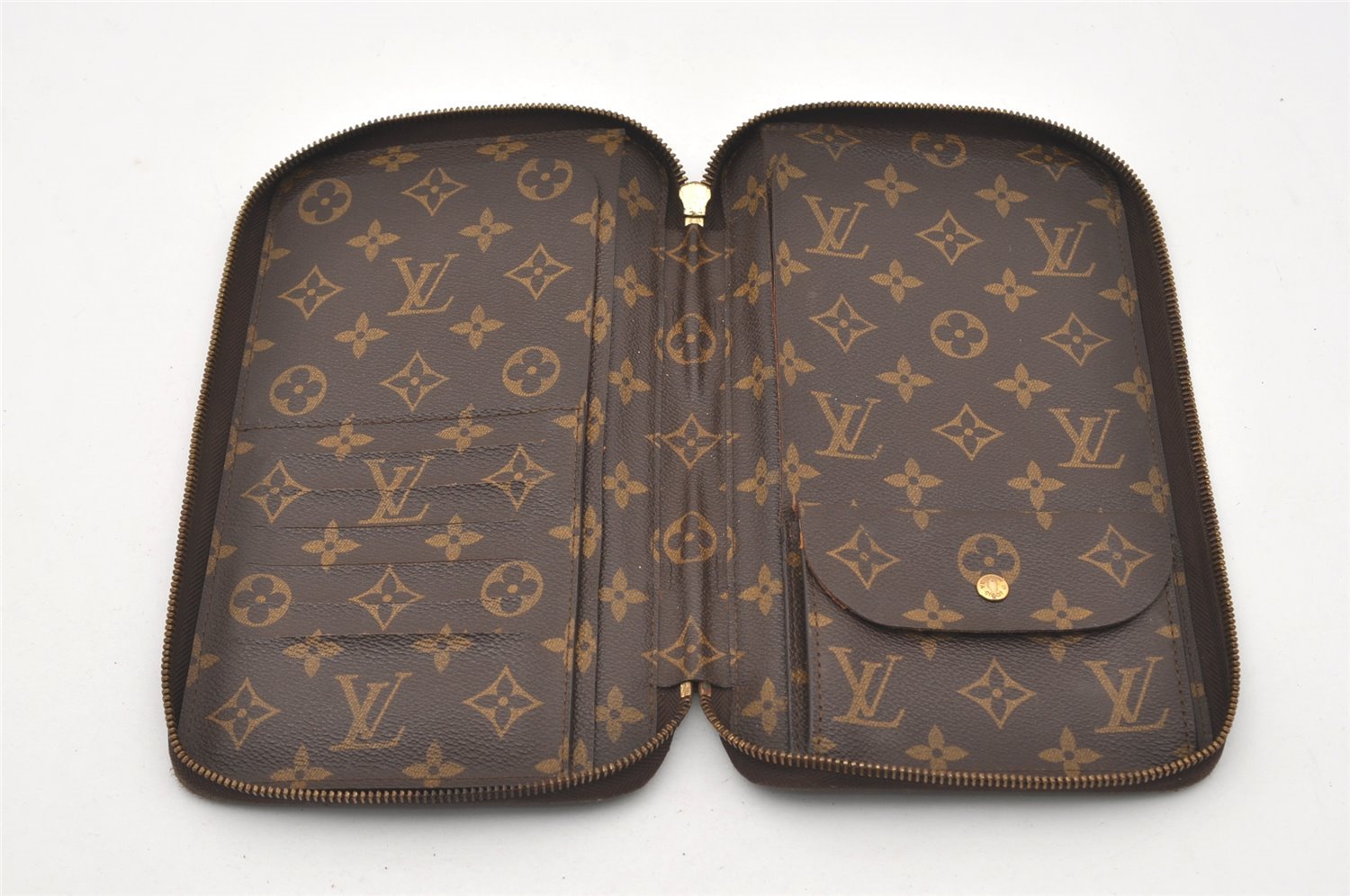 Authentic Louis Vuitton Monogram Poche Escapade Travel Case M60113 LV 1646J