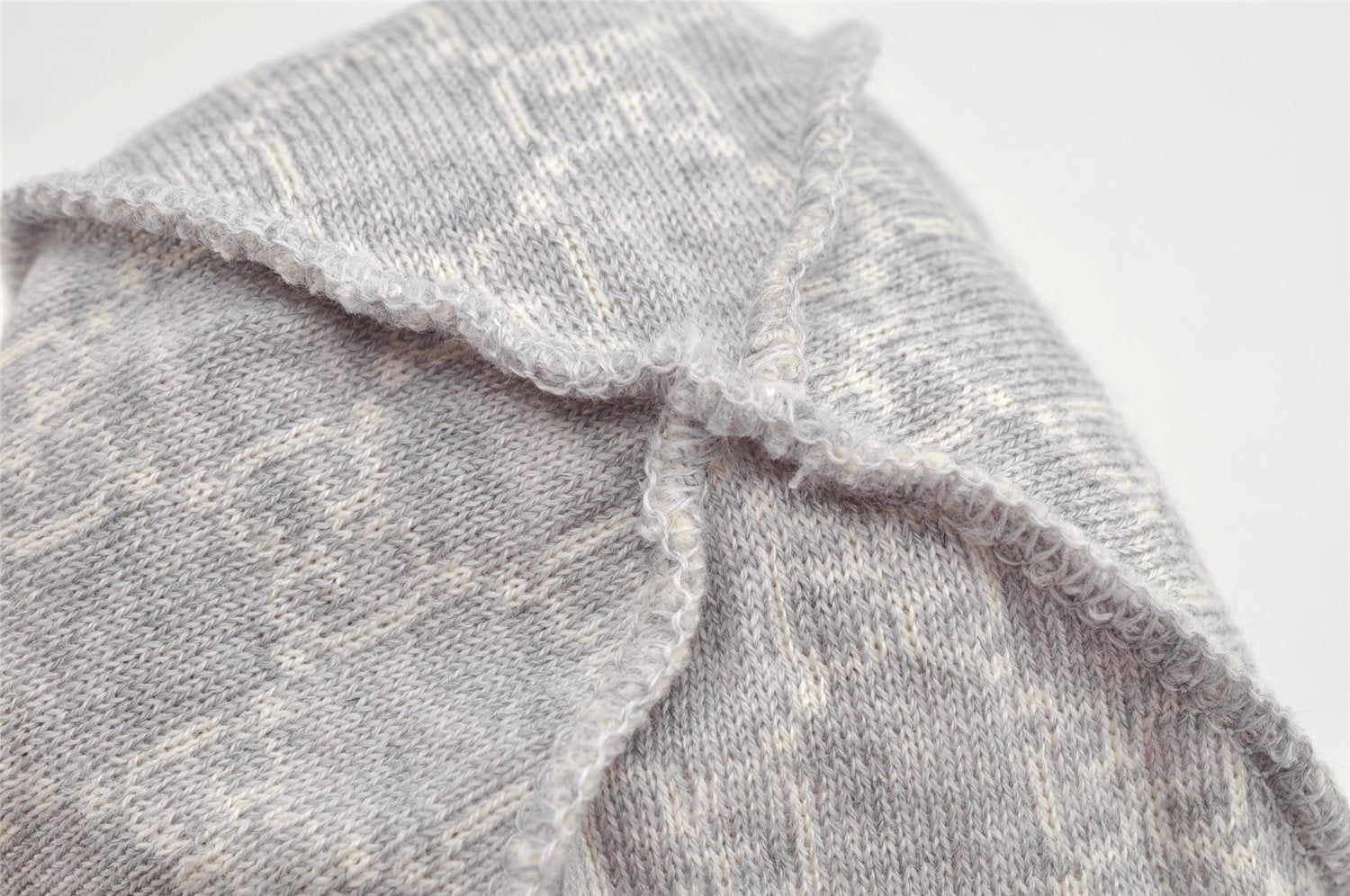 Authentic GUCCI Vintage Beanie Knit Cap For Baby GG Wool Size S White Gray 1646K
