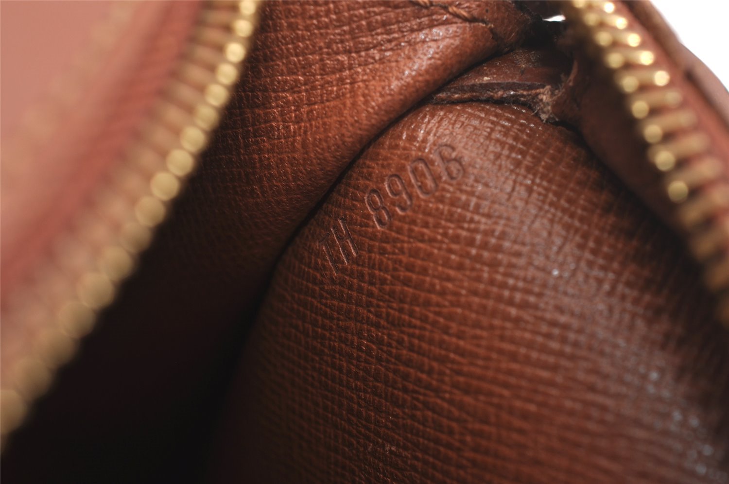 Authentic Louis Vuitton Monogram Pochette Homme Clutch Hand Bag M51795 LV 1653I