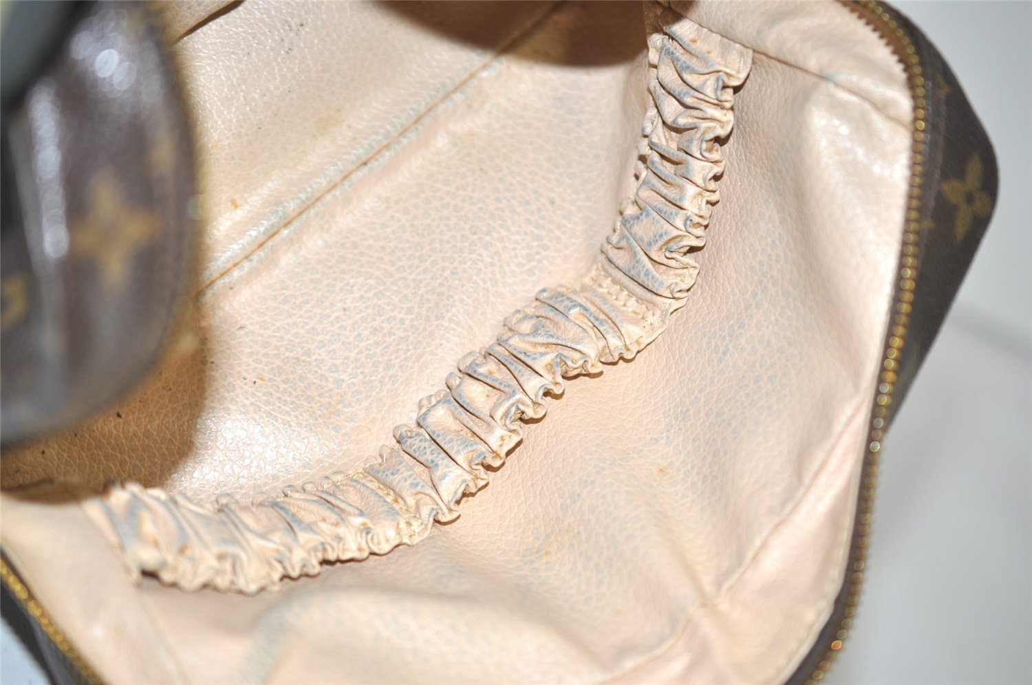 Auth Louis Vuitton Monogram Trousse Toilette 23 Clutch Hand Bag M47524 LV 1658I