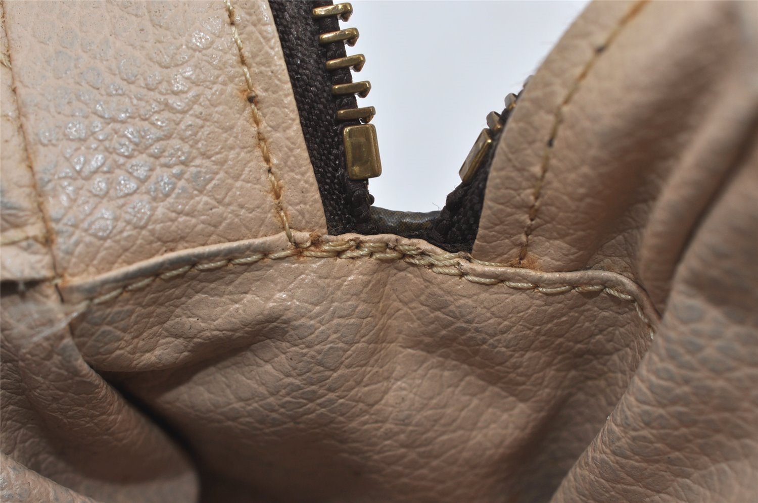 Auth Louis Vuitton Monogram Trousse Toilette 23 Clutch Hand Bag M47524 LV 1658I