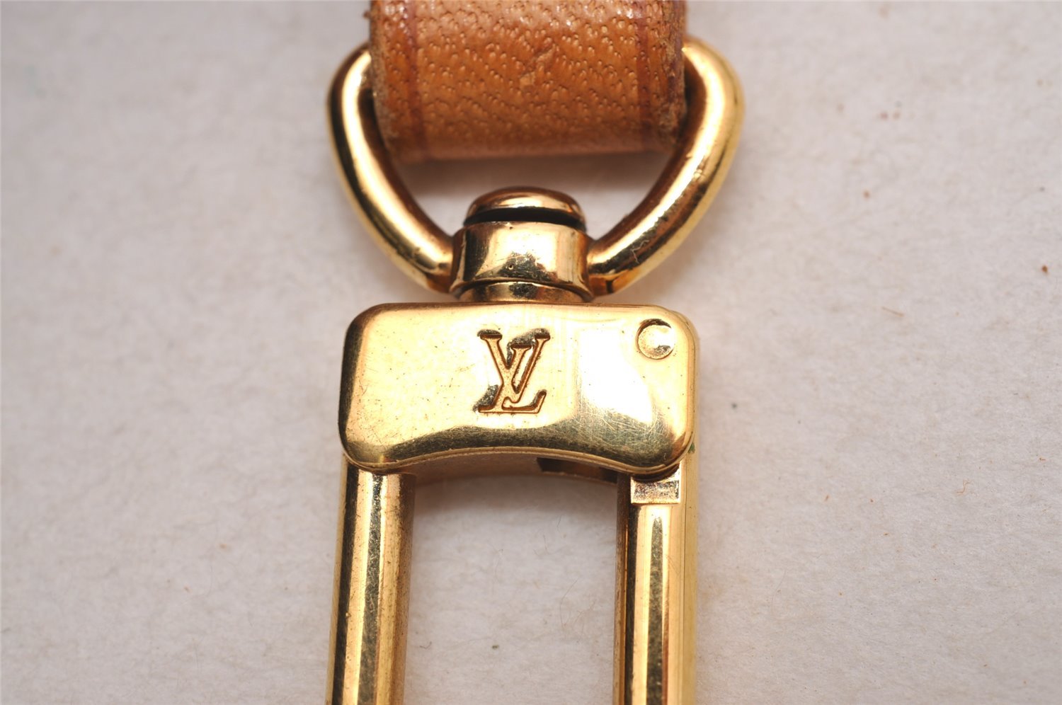 Authentic Louis Vuitton Leather Shoulder Strap Beige 39.6-46.1