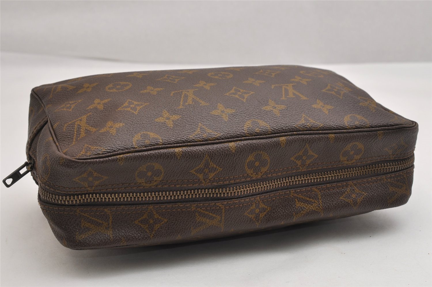 Auth Louis Vuitton Monogram Trousse Toilette 28 Clutch Hand Bag Old Model 1658K