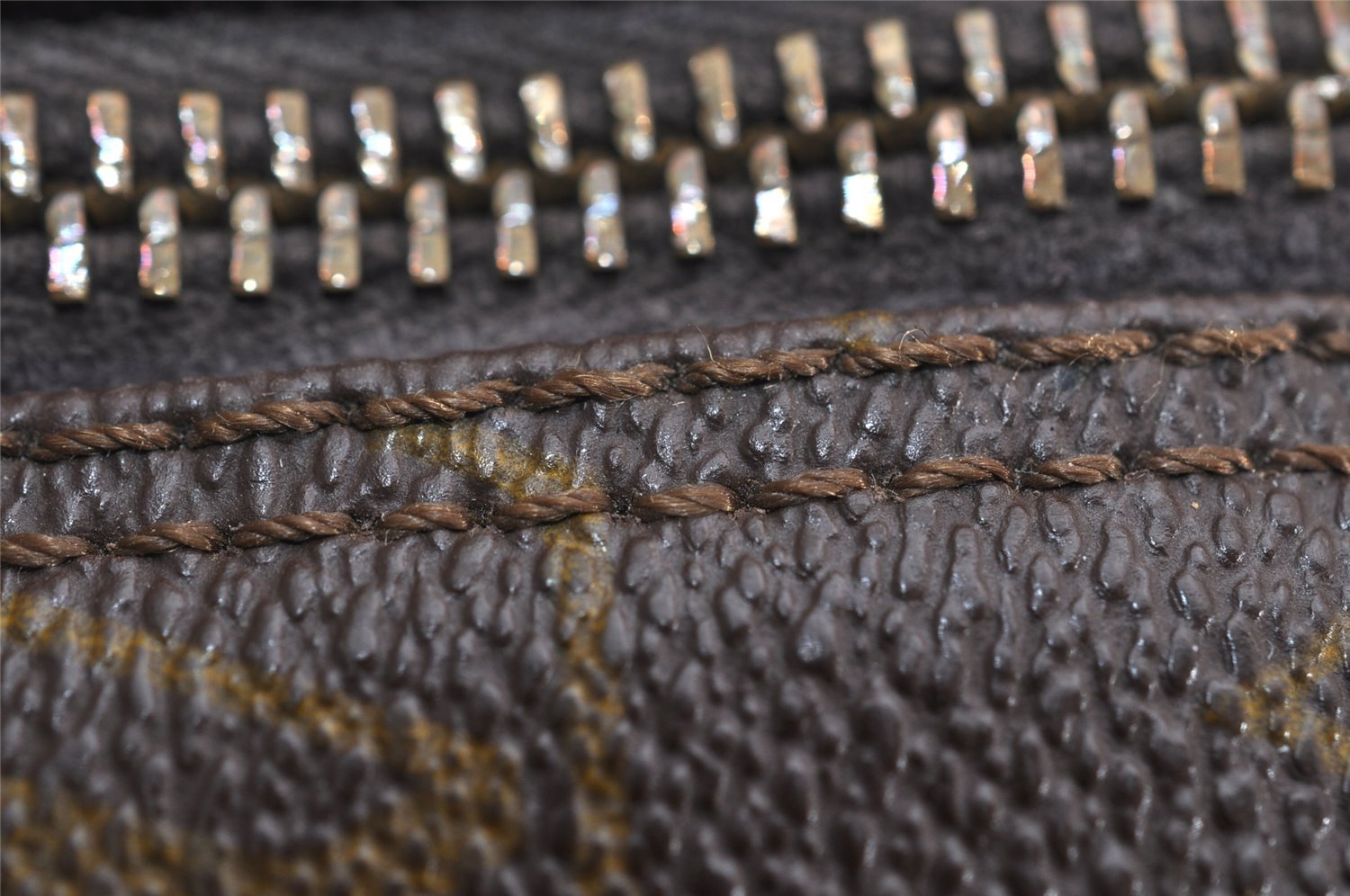 Auth Louis Vuitton Monogram Trousse Toilette 28 Clutch Hand Bag Old Model 1658K