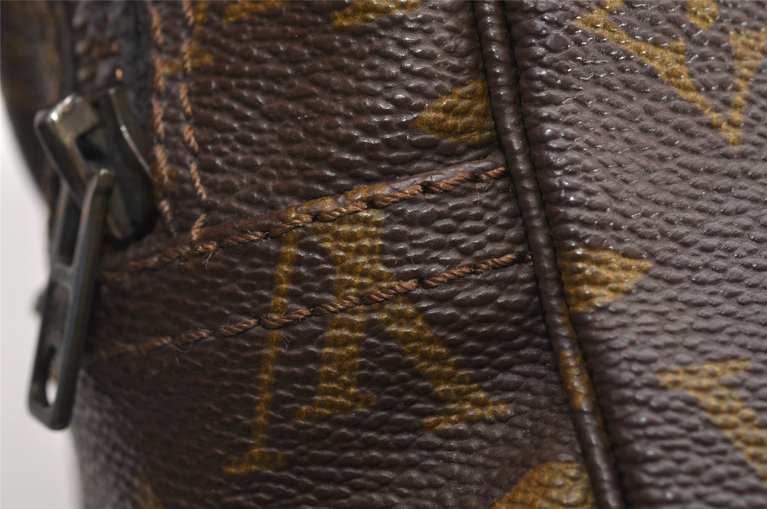 Auth Louis Vuitton Monogram Trousse Toilette 28 Clutch Hand Bag Old Model 1658K