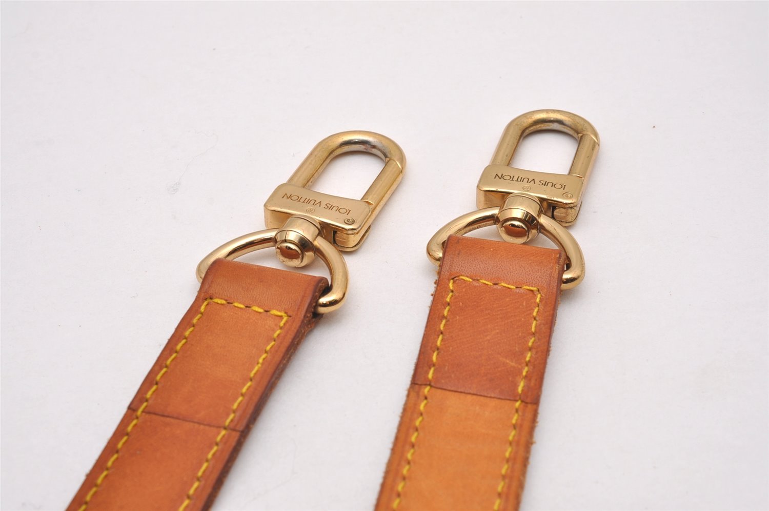 Authentic Louis Vuitton Leather Shoulder Strap Beige 37.2-44.5