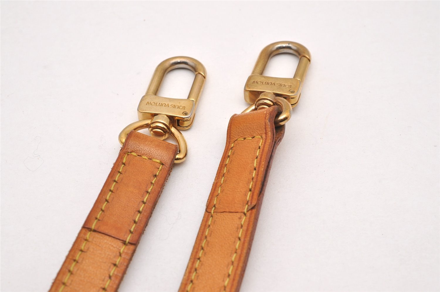 Authentic Louis Vuitton Leather Shoulder Strap Beige 41.5-48.4