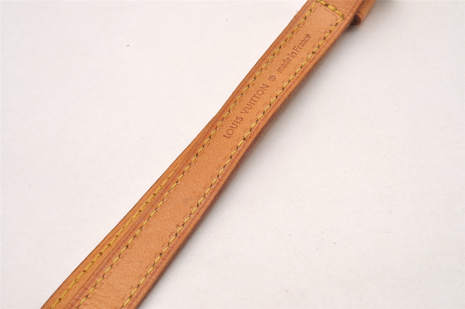 Authentic Louis Vuitton Leather Shoulder Strap Beige 41.5-48.4