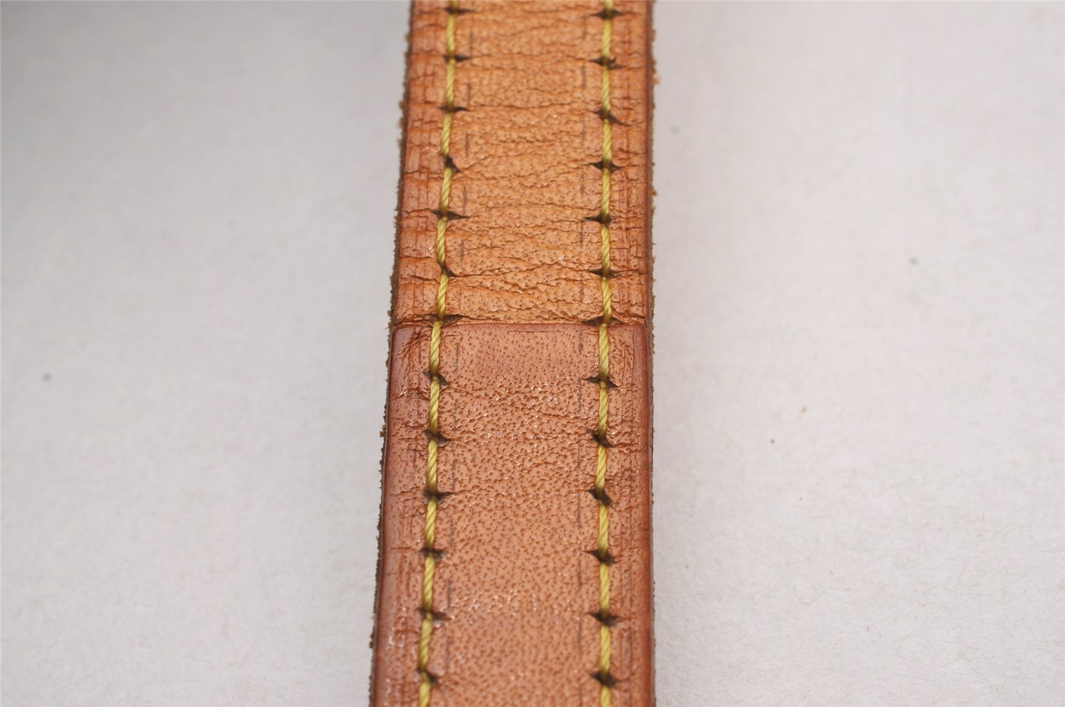 Authentic Louis Vuitton Leather Shoulder Strap Beige 41.5-48.4