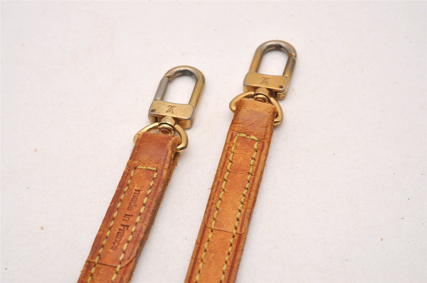 Authentic Louis Vuitton Leather Shoulder Strap Beige 47.6